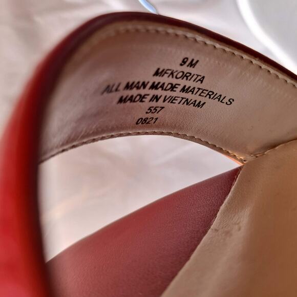 Marc Fisher Korita Crimson Red Ankle Strap Square Toe Heeled Sandals Size 9 M - Picture 12 of 16
